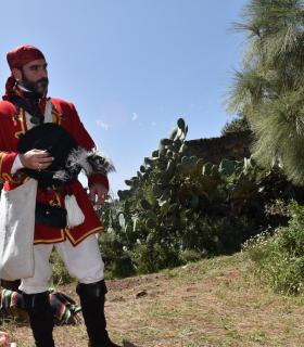Machado se convirtió ayer en punto de encuentro de las tradiciones y la cultura canaria. · foto 3