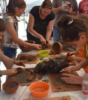 Machado se convirtió ayer en punto de encuentro de las tradiciones y la cultura canaria. · foto 4