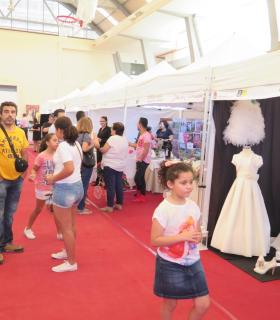 Gran acogida de público a la 3ª Feria Días de Celebración celebrada este fín de semana en Santa María de Guía. · foto 8