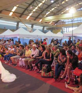 Gran acogida de público a la 3ª Feria Días de Celebración celebrada este fín de semana en Santa María de Guía. · foto 2
