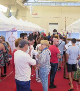 Gran acogida de público a la 3ª Feria Días de Celebración celebrada este fín de semana en Santa María de Guía. · foto 13