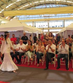 Gran acogida de público a la 3ª Feria Días de Celebración celebrada este fín de semana en Santa María de Guía. · foto 15