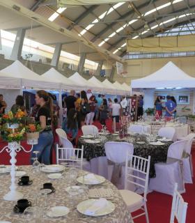 Gran acogida de público a la 3ª Feria Días de Celebración celebrada este fín de semana en Santa María de Guía. · foto 11