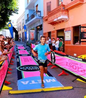 Francisco Santana y Raquel Rivero ganan la VI Carrera de Montaña. · foto 4