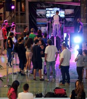 ­Más de 1.000 personas disfrutan de lo último en Realidad Virtual en el Centro Comercial y de Ocio 7 Palmas. · foto 4
