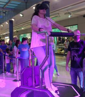 ­Más de 1.000 personas disfrutan de lo último en Realidad Virtual en el Centro Comercial y de Ocio 7 Palmas. · foto 1
