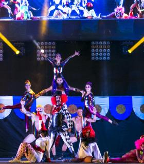 Los mejores drags de la isla llenan de acrobacias y equilibrismo el Carnaval Costa Mogán 2017. · foto 4
