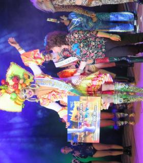 Drag Vulcano se corona en la Gala Drag Queen del Carnaval Guiense 2017. · foto 1