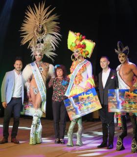 Drag Vulcano se corona en la Gala Drag Queen del Carnaval Guiense 2017. · foto 2