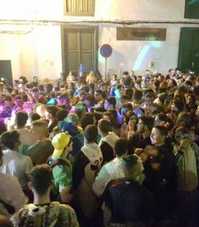 Miles de personas disfrutaron un año más del genuino Carnaval de Haría. · foto 1