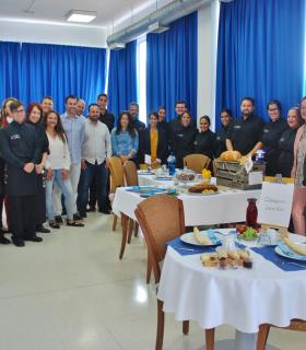 30 desempleados se forman en hostelería y restauración con el apoyo del Ayuntamiento de Mogán. · foto 3