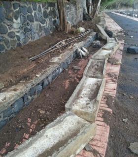 El fuerte oleaje provoca destrozos en la costa de Tacoronte por más de 8.000 euros. · foto 1