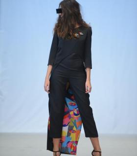 La moda baño y para vestir a la mujer deslumbró en las las pasarelas de la Feria Internacional de la Moda de Tenerife. · foto 12