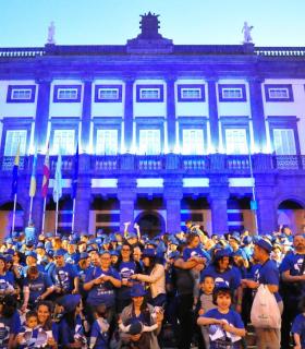 El Ayuntamiento de Las Palmas de Gran Canaria ilumina cuatro edificios emblemáticos de azul sumándose a una campaña internacional en favor del autismo. · foto 6
