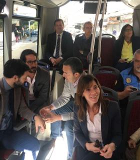 El Consistorio de Puerto de La Cruz comienza el proceso para implantar guaguas eléctricas en el municipio. · foto 1