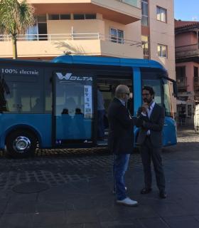 El Consistorio de Puerto de La Cruz comienza el proceso para implantar guaguas eléctricas en el municipio. · foto 3