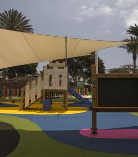 Este jueves abre sus puertas la renovada zona infantil del Parque de la Torre del Conde. · foto 1