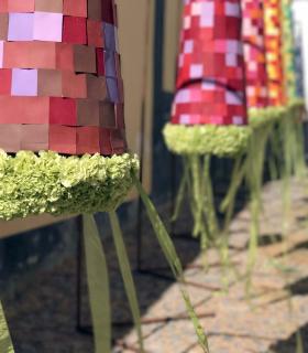 Más de 10 mil flores adornan las calles de Guía en la IX edición de su Pascua Florida. · foto 15