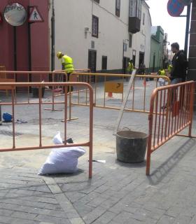 Sustitución de los adoquines en Tabares de Cala. · foto 1