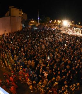 Más de quince mil personas siguen la cabalgata de los Reyes Magos de Oriente de Puerto de la Cruz · foto 1
