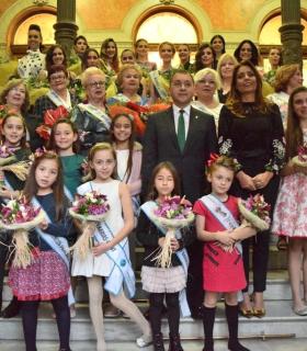 El alcalde recibe a las 31 aspirantes a Reina del Carnaval de Santa Cruz de Tenerife en sus tres modalidades · foto 3