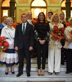 El alcalde recibe a las 31 aspirantes a Reina del Carnaval de Santa Cruz de Tenerife en sus tres modalidades · foto 1
