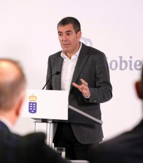 Fernando Clavijo fija como prioridad que la mejoría económica llegue directamente a las familias en 2018 · foto 4