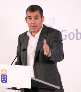 Fernando Clavijo fija como prioridad que la mejoría económica llegue directamente a las familias en 2018 · foto 3
