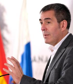 Fernando Clavijo fija como prioridad que la mejoría económica llegue directamente a las familias en 2018 · foto 5