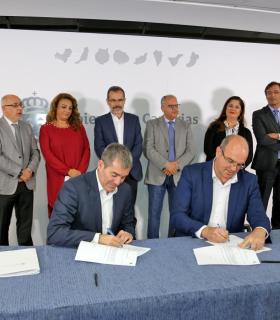 El Gobierno de Canarias firma el II Plan de Infraestructuras Sociosanitarias con los siete Cabildos Insulares · foto 7