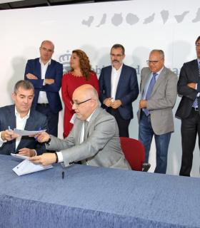 El Gobierno de Canarias firma el II Plan de Infraestructuras Sociosanitarias con los siete Cabildos Insulares · foto 3