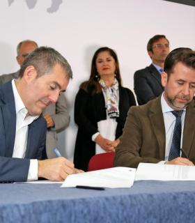 El Gobierno de Canarias firma el II Plan de Infraestructuras Sociosanitarias con los siete Cabildos Insulares · foto 6