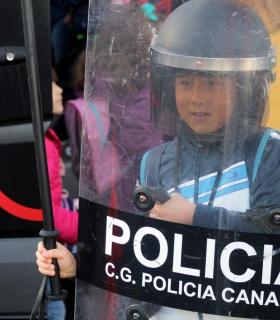 Cerca de 500 escolares del municipio conocen la labor de los cuerpos de seguridad y emergencias · foto 2