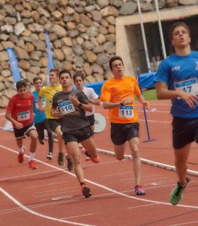 El Cabildo de Tenerife pone en marcha la cuarta edición del programa Deporte Joven con la modalidad de atletismo · foto 2