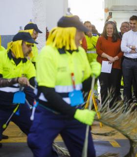 El Ayuntamiento de Las Palmas de Gran Canaria hace un llamamiento a los ciudadanos para que opten por el reciclaje durante las fiestas de Carnaval · foto 1