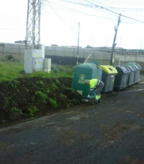 El Ayuntamiento de Telde reorganiza las zonas de contenerización de Montaña Las Palmas para evitar la acumulación de escombros y enseres · foto 1