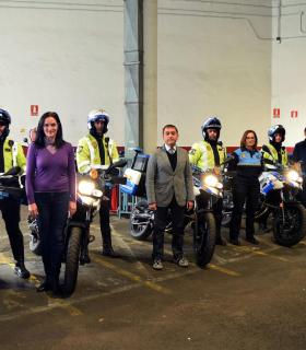 La Policía Local de Santa Cruz de Tenerife cuenta desde hoy con nueve motocicletas que se suman a su parque móvil · foto 2