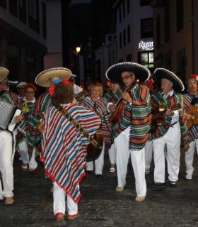 Los Embajadores de todo el planeta recalan en Santa Cruz de La Palma para disfrutar del Carnaval · foto 1