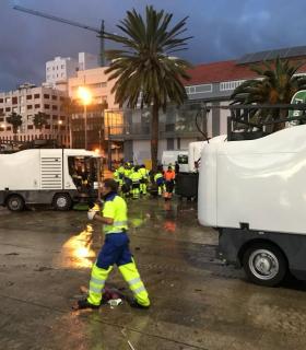 Las Palmas de Gran Canaria: Limpieza retira el último fin de semana de carnaval más de 32.000 kilos de residuos · foto 2