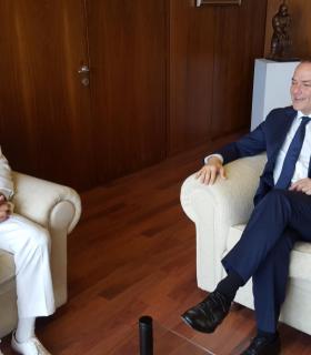 Hidalgo desea buena estancia en la ciudad y una travesía provechosa al capitán del ‘Juan Sebastián de Elcano’ · foto 1