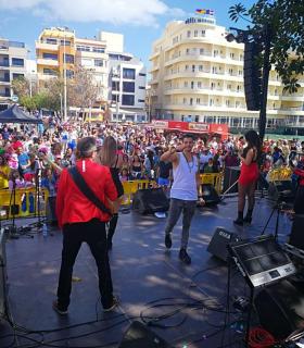 Multitudinario ‘Carnaval de Día’ en El Médano con Edwin Rivera, Jadel, El Morocho y Pepe Benavente · foto 3
