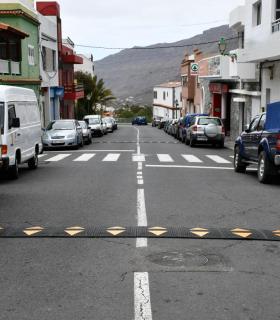 El Ayuntamiento de Mogán invierte más de 41.000 euros en acondicionar y embellecer la plaza de Las Marañuelas · foto 2