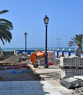 El Ayuntamiento de Mogán invierte más de 41.000 euros en acondicionar y embellecer la plaza de Las Marañuelas · foto 1