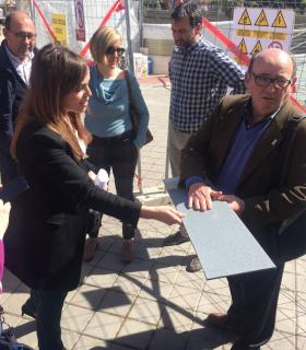 El Ayuntamiento de Murcia aplicará un tratamiento antideslizante a la pasarela Jorge Manrique · foto 4