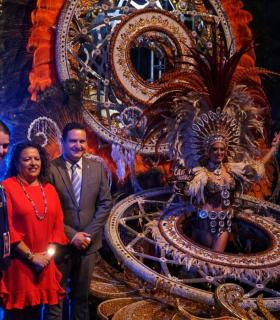 El Carnaval de Los Cristianos ya tiene Reina: Inma Afonso Darias con la fantasía Aire, de Daniel Pages · foto 3