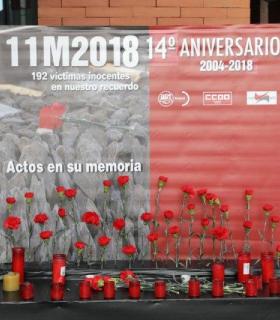 Carmena: El mejor homenaje es seguir caminando para acabar con la violencia · foto 2