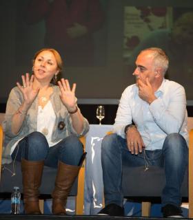 Megan Maxwell en Adeje con mis libros quiero empoderar a las mujeres · foto 10