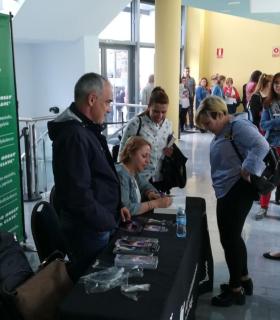 Megan Maxwell en Adeje con mis libros quiero empoderar a las mujeres · foto 14