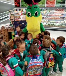 Hiperdino Luis Doreste Silva recibe una visita muy especial · foto 1