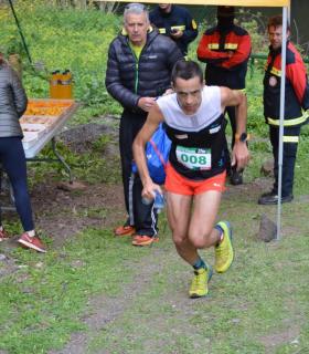Cristofer Clemente sufre para vencer en la III Carrera de Montaña Villa de Hermigua · foto 1